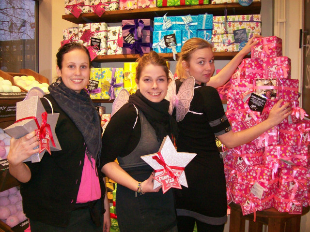 Jenny, Katrin och Ami på Lush i Gävle