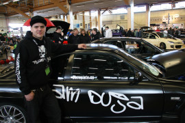 Från Sandviken kommer Eric Palovaara och hans Nissan Skyline GTS. Tillsammans med Marcus Pettersson representerar han Team Duja som är ett gäng gasglada Gästrikar med vassa bilar.