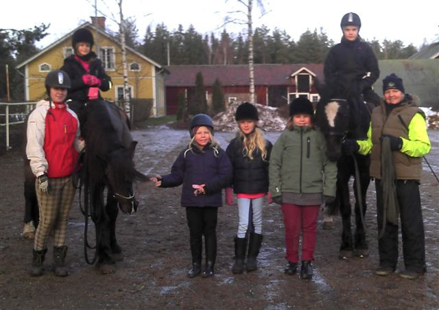 Rebecca. Saga på Marius, Ellen, Matilda, Enni, Sara på Linda, Lena