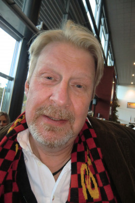 Rolf Lassgård, trogen Brynässupporter som inte vill tippa slutresultatet